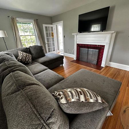 Cute Cape Cod Style Home Pittsfield Exteriér fotografie