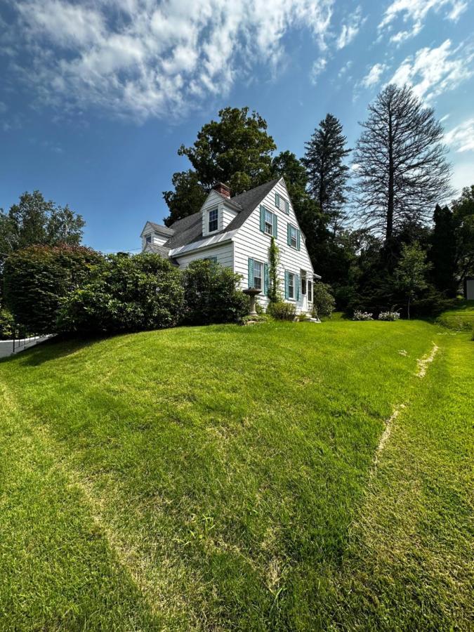 Cute Cape Cod Style Home Pittsfield Exteriér fotografie